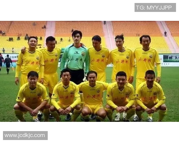 四川全兴与大连万达激战正酣谁能在赛场上笑到最后