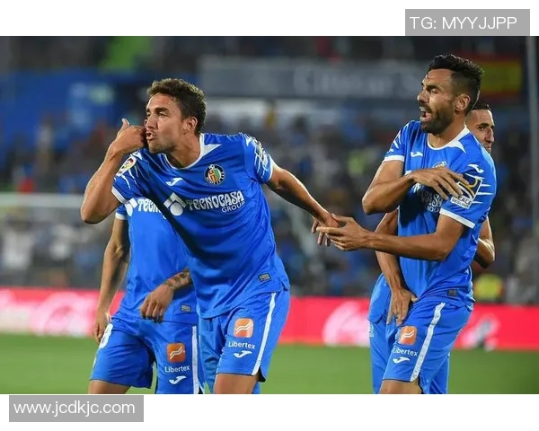 西甲焦点战役赫塔费主场迎战巴塞罗那争夺三分