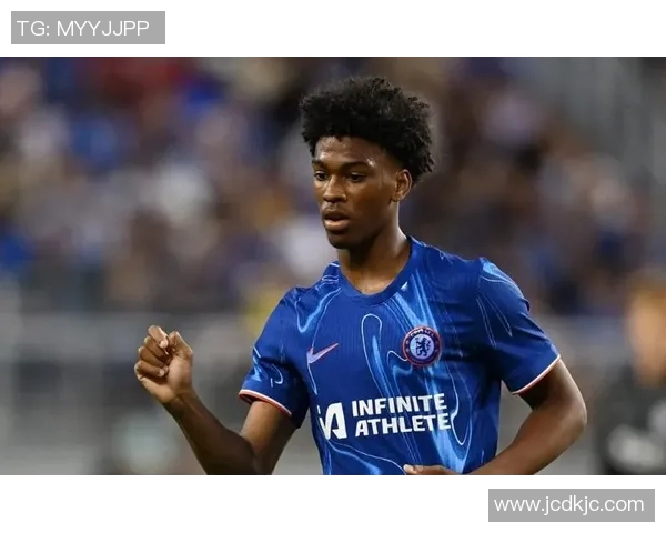 TA:切尔西垂青19岁后卫阿昌庞,未来会给他更多进场时刻 TA:切尔西垂青19岁后卫阿昌庞,未来会给他更多进场时刻