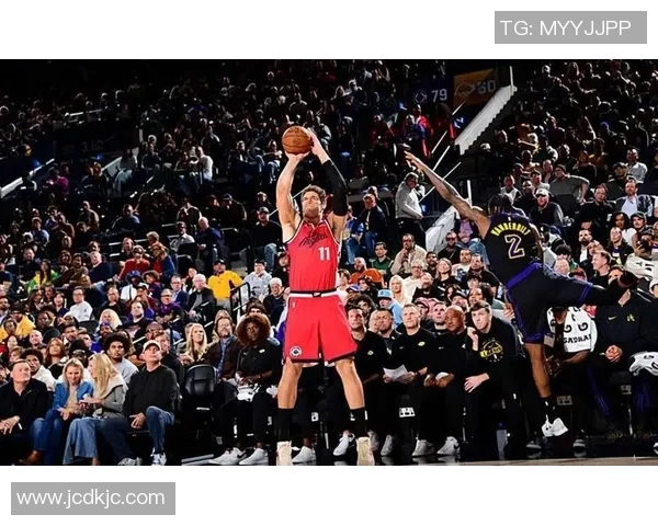 一出场马上协助火箭找回状况!快船内线老将果然是自带输球基因? 一出场马上协助火箭找回状况!快船内线老将果然是自带输球基因?