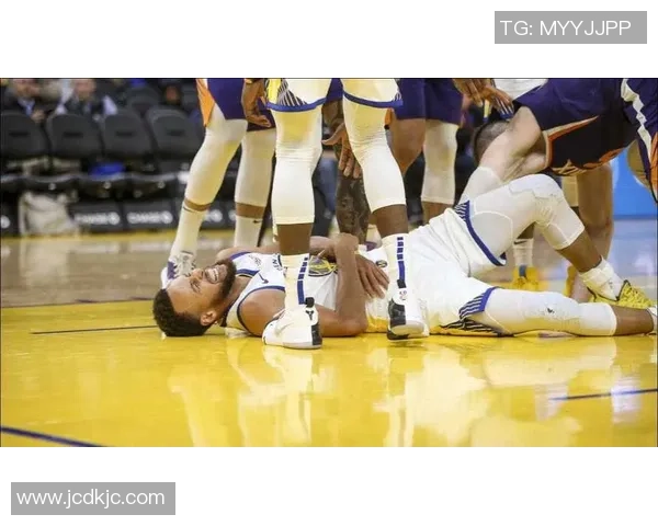 库里职业生涯初次歹意犯规 库里职业生涯初次歹意犯规